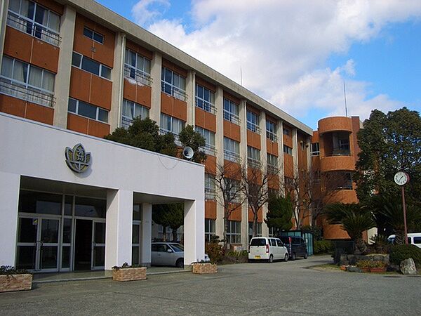 和歌山市立有功中学校まで1041m