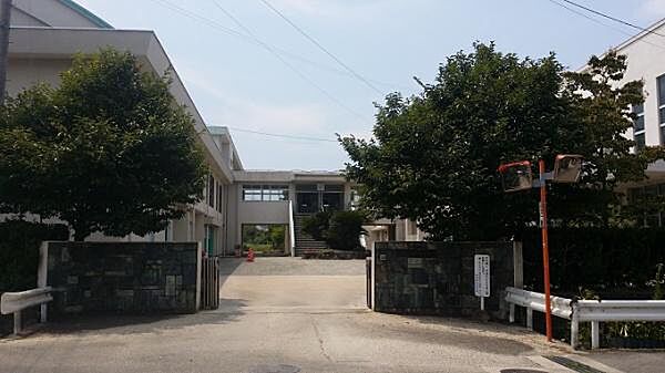 海南市立東海南中学校まで887m