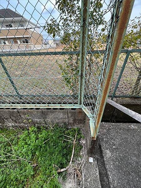 大型ショッピングモール「フォレストモール岩出」（1171m）もあり車で2分！休日は家族そろってお買物！