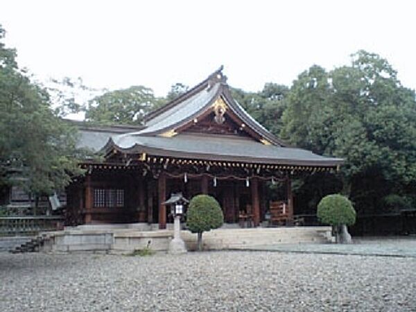 竃山神社まで1413m