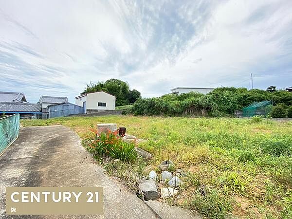 学区の西貴志小学校まで約1048m（徒歩約13分）、貴志川中学校まで約960m（徒歩約12分）