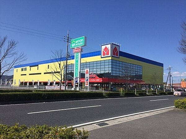 ヤマダ電機テックランド和歌山岩出店まで726m