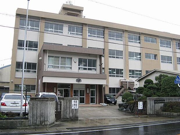 和歌山市立加太中学校まで795m