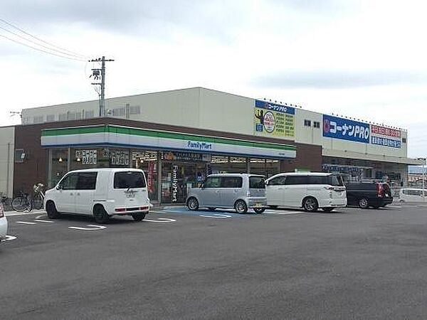 ファミリーマート和歌山鳴神店まで993m