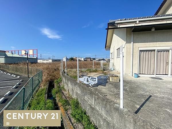 嬉しい角地！周りを気にしないで生活が送れそうです♪
