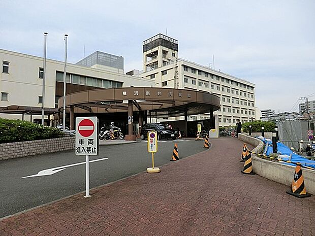 国家公務員共済組合連合会横浜南共済病院　210m　内科、小児科、循環器科、外科、産婦人科などの診療科がある総合病院。健康診断などの受付も行っています。 