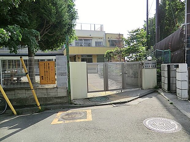 西寺尾保育園　300m　子どもたちに「大切な自分」「大切な他者」という2つの概念を身につけてほしいと願っています。 