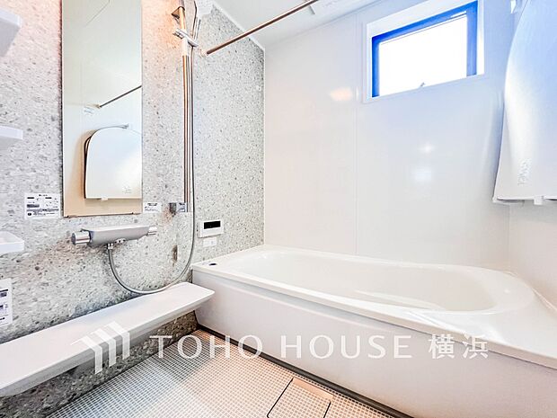 一日の疲れが癒される優雅な時間を堪能できるゆとりあるバスルームです。