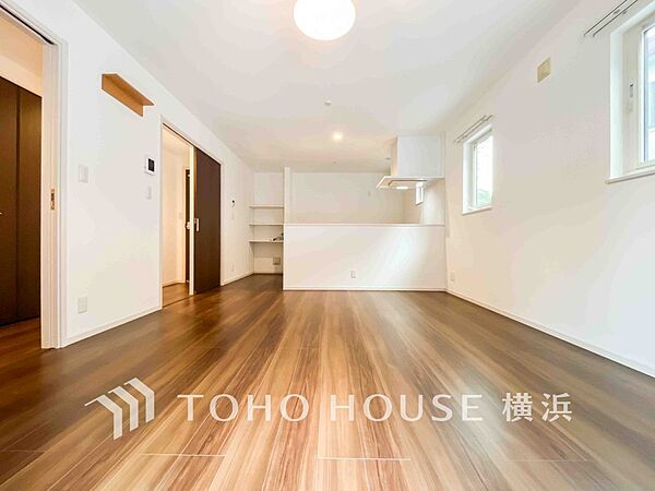 和やかで洗練された空間の演出。寛ぎとコミュニケーションを育む居心地のよい場所。
