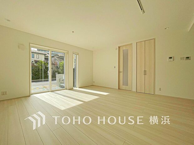 家族と過ごす時間を大切にしたい方にぴったりの明るくゆとりある住空間です。（A棟）