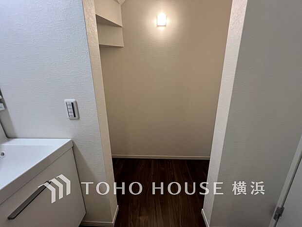 たっぷりとした収納スペース。荷物の多いご家族も安心です。(4号棟)