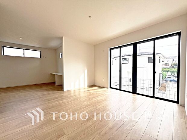 家族と過ごす時間を大切にしたい方にぴったりの明るくゆとりある住空間です。