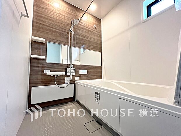 一日の疲れが癒される優雅な時間を堪能できるゆとりあるバスルームです。