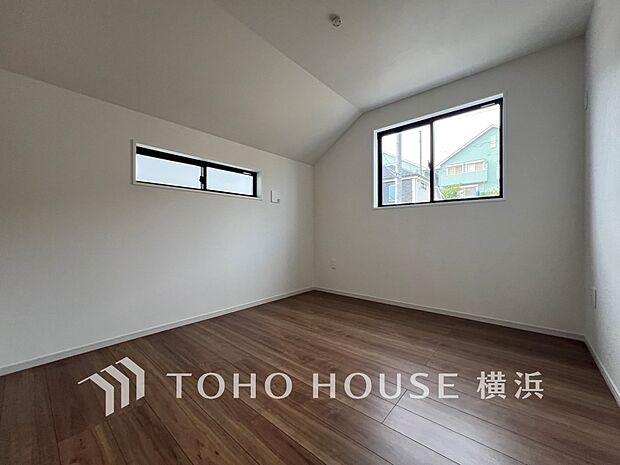 感性を育むプライベートルームはシンプルでスマートな空間。