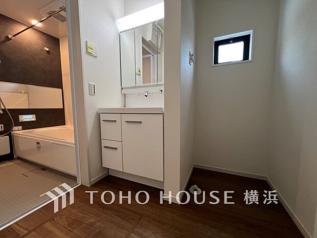 ご家族の1日が始まり、1日の終わりを締めくくる洗面空間。