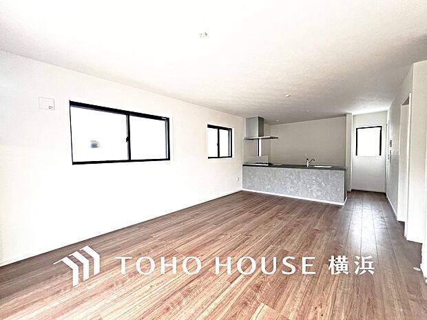 ここはみんなが集い、食事と楽しい会話が始まるスペース。