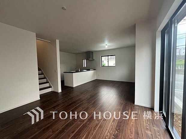 ここはみんなが集い、食事と楽しい会話が始まるスペース。