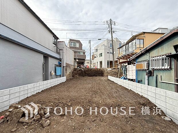 良質な環境に暮らす永住の邸がここに誕生します。（2025年1月撮影）