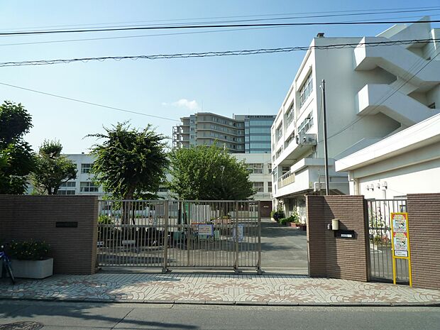 横浜市立下末吉小学校　700m　 