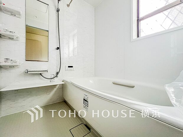 一日の疲れが癒される優雅な時間を堪能できるゆとりあるバスルームです。