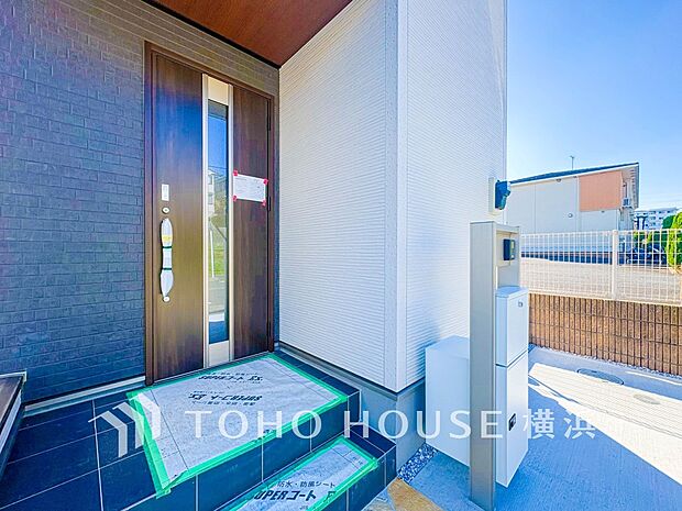 お住まいの顔となる玄関。住まう方のプライドを満たすクオリティを備えています。 