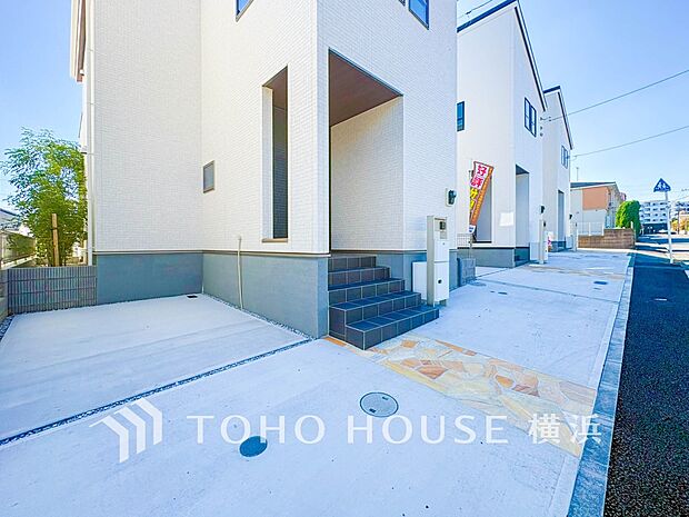 敷地内に駐車スペースがあると、日々の暮らしのをスムーズに運ぶ事が出来ます。