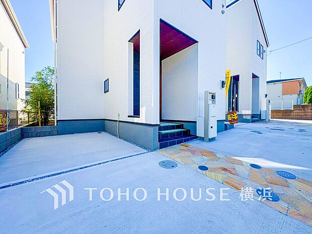 敷地内に駐車スペースがあると、日々の暮らしのをスムーズに運ぶ事が出来ます。