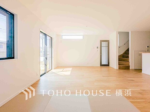 家族みんなが爽やかに健やかに過ごせるように、溢れる光をたっぷり取り込んだリビング。