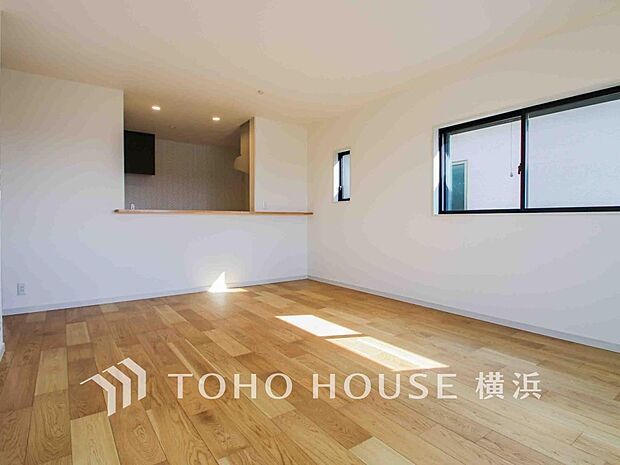 家族と過ごす時間を大切にしたい方にぴったりの明るくゆとりある住空間です。