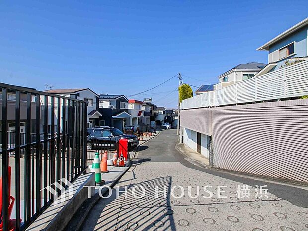 生活利便に優れた住環境に立地し、ゆとりある生活が送れます。