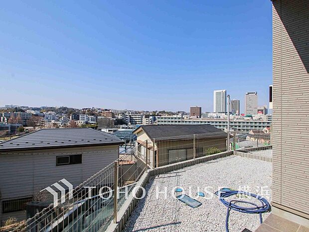 毎日の暮らしの中に癒しを与えてくれるお庭スペース。(B号棟)