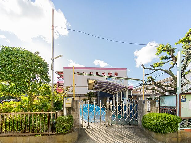 エンゼル幼稚園 600m 読み書きや、絵画、体操、歌、英会話などスキルアップに繋がる教育が盛んです。