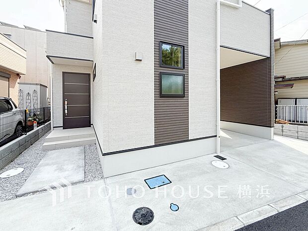 お住まいの顔となる玄関。住まう方のプライドを満たすクオリティを備えています。