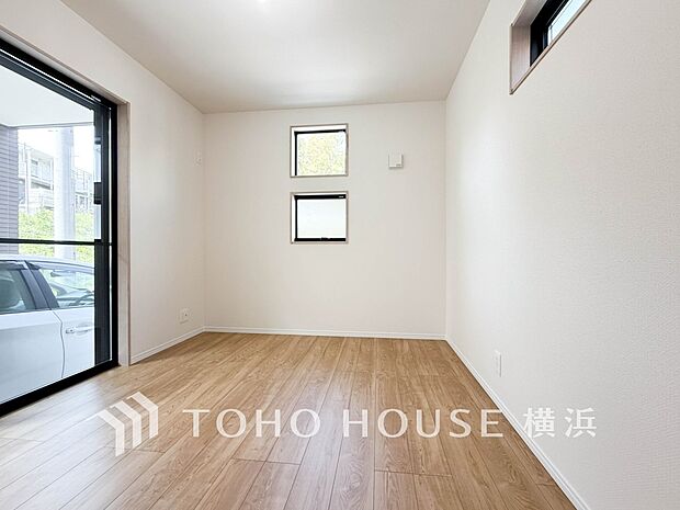 感性を育むプライベートルームはシンプルでスマートな空間。