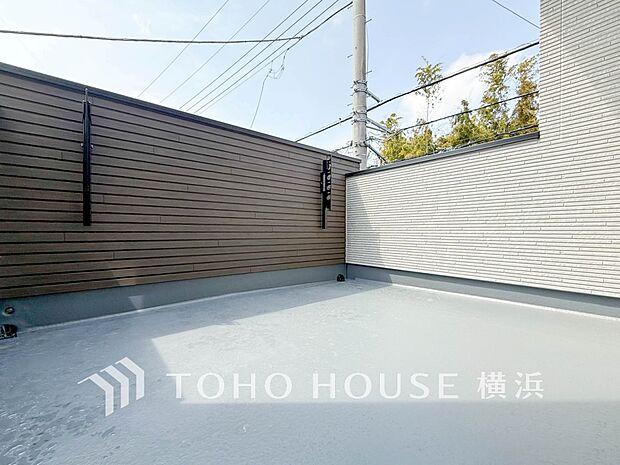 心地よい陽射しや暖かな風を楽しむことが出来るバルコニー。