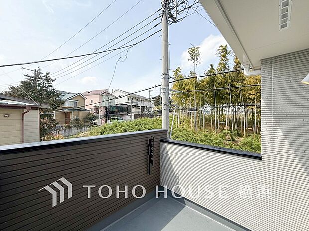 開放的で気持ちの良い眺望と青い空を満喫できます。