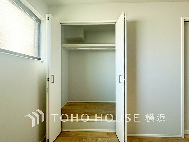 たっぷりとした収納スペース。荷物の多いご家族も安心です。（4号棟 
