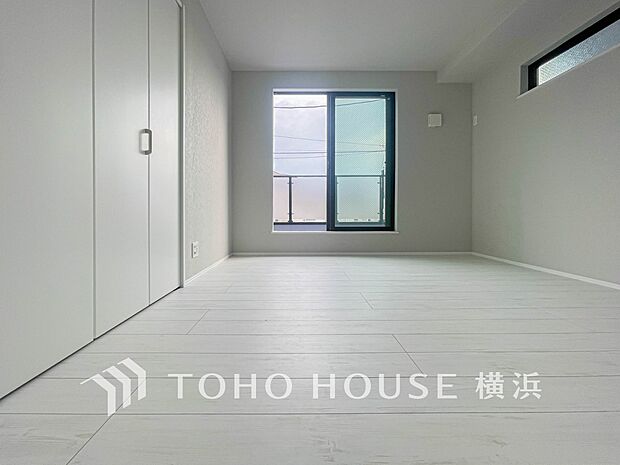 感性を育むプライベートルームはシンプルでスマートな空間。（5号棟）