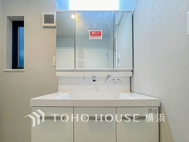 一日の始まりと終わりを心地よく演出してくれる、多彩な機能が備えられたパウダールーム。(5号棟)