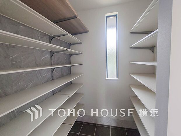 住まいの快適性を左右する収納は欲しい場所に使い勝手のよい収納を確保しています。（1号棟）