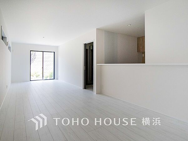 和やかで洗練された空間の演出。寛ぎとコミュニケーションを育む居心地のよい場所。