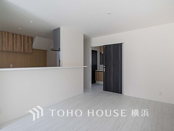 話に夢中になりすぎて、ついつい時を忘れてしまう。そんな束の間の幸せを感じさせてくれる場所。