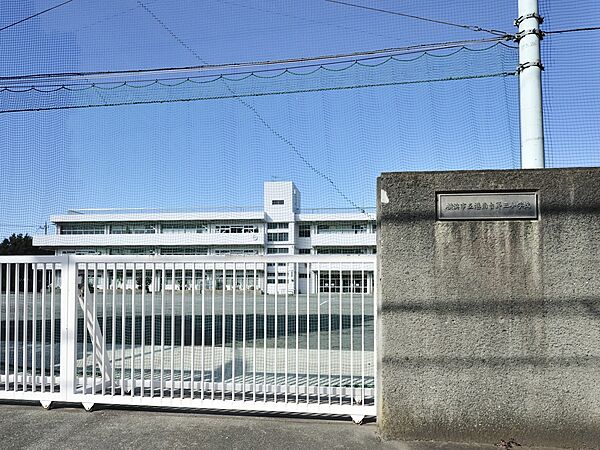 横浜市立港南台第三小学校　350m　