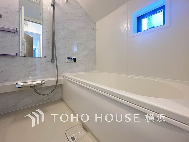 一日の疲れが癒される優雅な時間を堪能できるゆとりあるバスルームです。