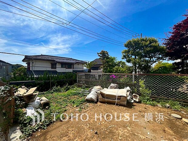 ガーデニングで色とりどりの草花を綺麗に飾ればより一層華やかな空間になります。