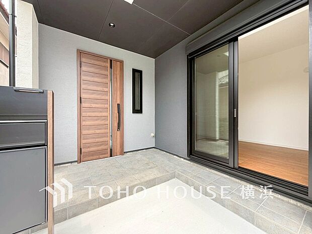 帰宅されるご家族や訪れる方を優しく迎え、安らぎに満ちた生活空間を予感させてくれます。