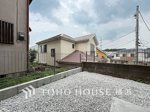 たっぷり降り注ぐ日差しの下バーベキューを楽しんだり、大切な家族やペットと楽しい休日を。