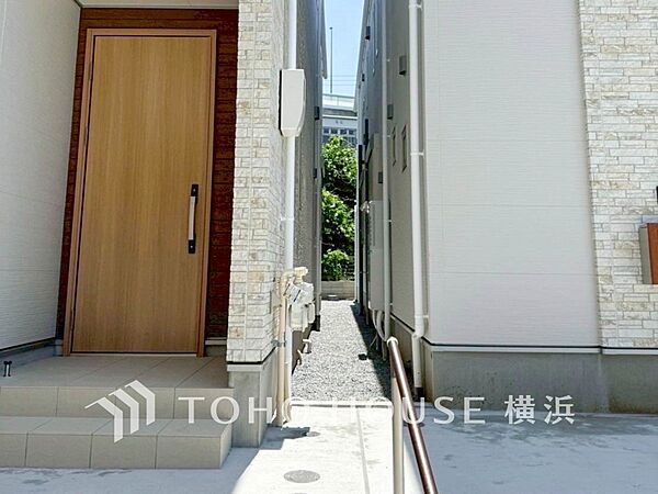 お住まいの顔となる玄関。住まう方のプライドを満たすクオリティを備えています。