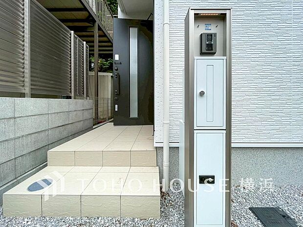 お住まいの顔となる玄関。住まう方のプライドを満たすクオリティを備えています。