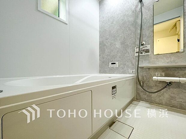 一日の疲れが癒される優雅な時間を堪能できるゆとりあるバスルームです。